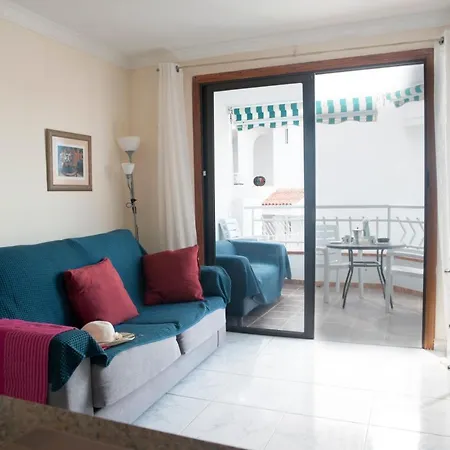 Diamantes Heated Pool Лос Кристианос